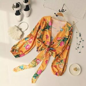 Tropical print tie-up shirt: Hawaiian print blouse